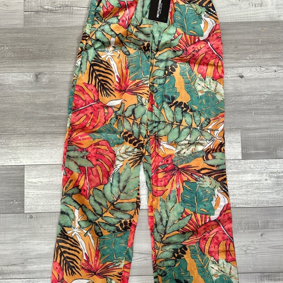 Pretty Little Thing Beach Coverup Set - Picture 9 of 12